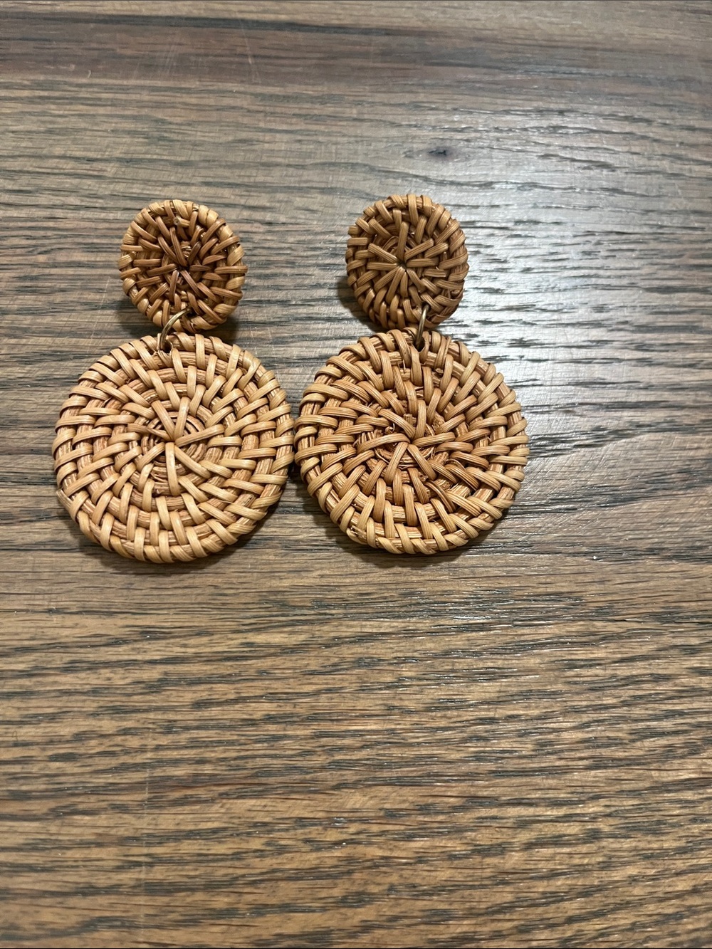 Vintage rattan earrings EUC